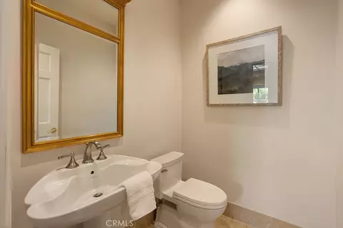 Bath - 3802 E Rolling Green Ln, Orange, CA 92867 photo 2 of 7