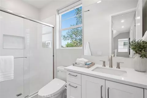 Bath - 108 Shear, Irvine, CA 92618 photo 1 of 4