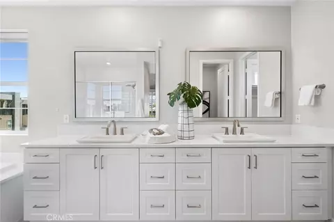 Bath - 108 Shear, Irvine, CA 92618 photo 2 of 4