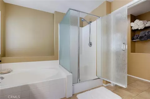 Bath - 17 Quartz Ln, Ladera Ranch, CA 92694 photo 4 of 5