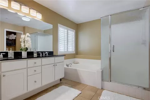 Bath - 17 Quartz Ln, Ladera Ranch, CA 92694 photo 2 of 5