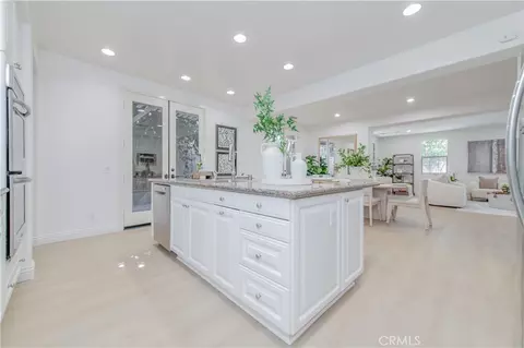Entry Way - 83 Twin Gables, Irvine, CA 92620 photo 3 of 5
