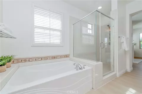Bath - 83 Twin Gables, Irvine, CA 92620 photo 7 of 7