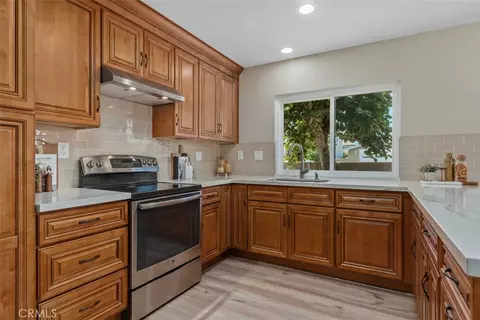 Kitchen - 6111 Leyte, Cypress, CA 90630 photo 3 of 4