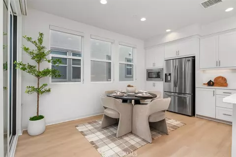 Dining - 130 Tenor, Irvine, CA 92618 photo 1 of 2