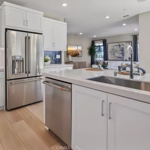 Kitchen - 645 Guy Turner Dr, Camarillo, CA 93010 photo 3 of 5