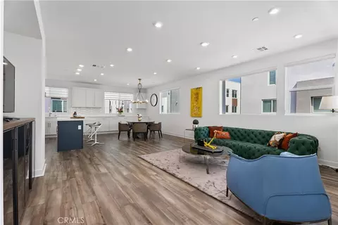 651 S Lyon St, Santa Ana, CA 92701