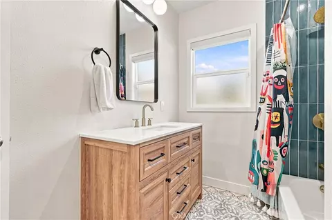 Bath - 2870 Daisy, Long Beach, CA 90806 photo 1 of 2