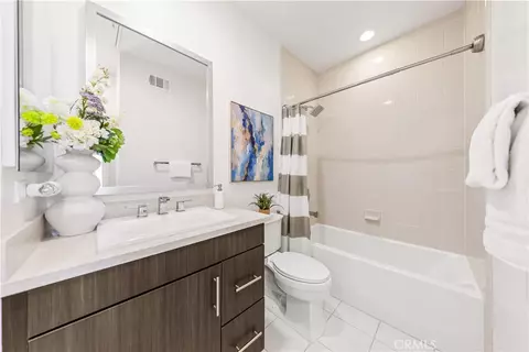 Bath - 248 Rockefeller, Irvine, CA 92612 photo 8 of 8