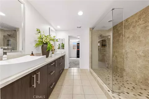 Bath - 248 Rockefeller, Irvine, CA 92612 photo 3 of 8