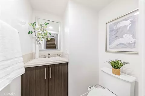 Bath - 248 Rockefeller, Irvine, CA 92612 photo 2 of 8