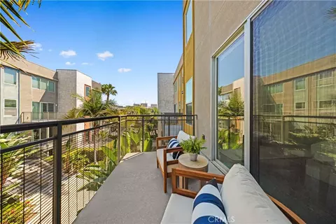 Exterior - 248 Rockefeller, Irvine, CA 92612 photo 6 of 9