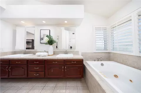 Bath - 6856 Padova Ct, Rancho Cucamonga, CA 91701 photo 2 of 4
