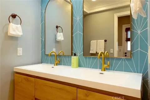 Bath - 213 Louise Dr, Placentia, CA 92870 photo 8 of 11