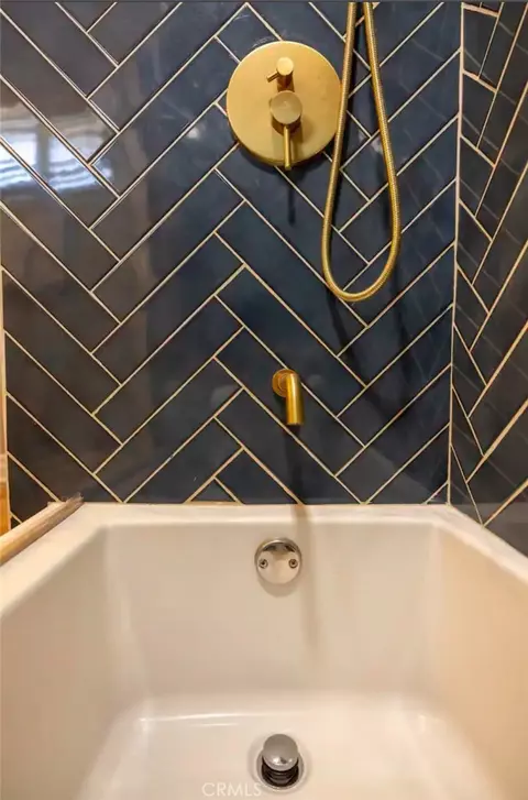 Bath - 213 Louise Dr, Placentia, CA 92870 photo 7 of 11