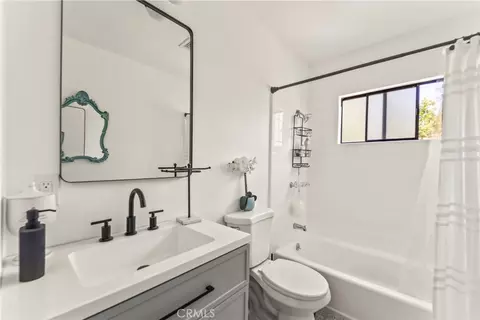 Bath - 9620 Alene, Tujunga, CA 91042 photo 1 of 4