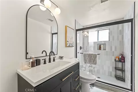 Bath - 9620 Alene, Tujunga, CA 91042 photo 3 of 4