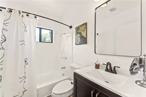 Bath - 9620 Alene, Tujunga, CA 91042 photo 2 of 4