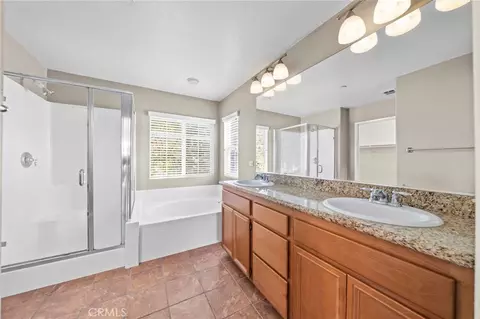 Bath - 8780 Ussel, Riverside, CA 92503 photo 1 of 3