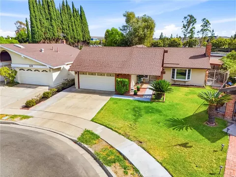 View/Area - 2142 Fallen Leaf, Tustin, CA 92780 photo 2 of 10