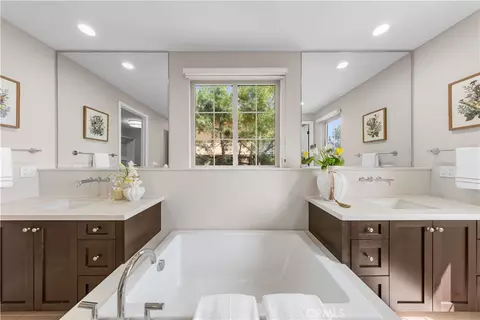Bath - 139 Sunset, Irvine, CA 92602 photo 3 of 5