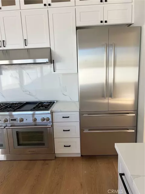 Kitchen - 20329 Stagg St, Winnetka, CA 91306 photo 3 of 5