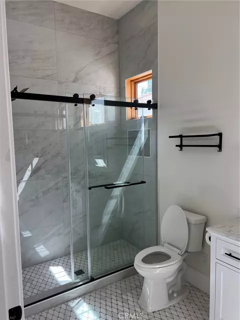 Bath - 20329 Stagg St, Winnetka, CA 91306 photo 5 of 5