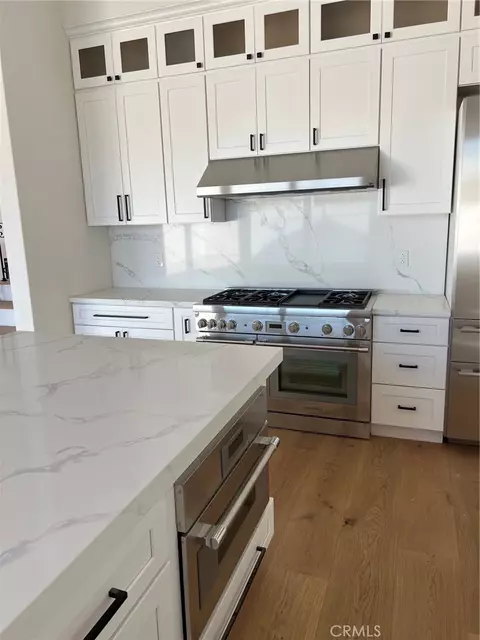Kitchen - 20329 Stagg St, Winnetka, CA 91306 photo 2 of 5