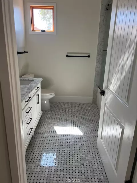 Bath - 20329 Stagg St, Winnetka, CA 91306 photo 4 of 5