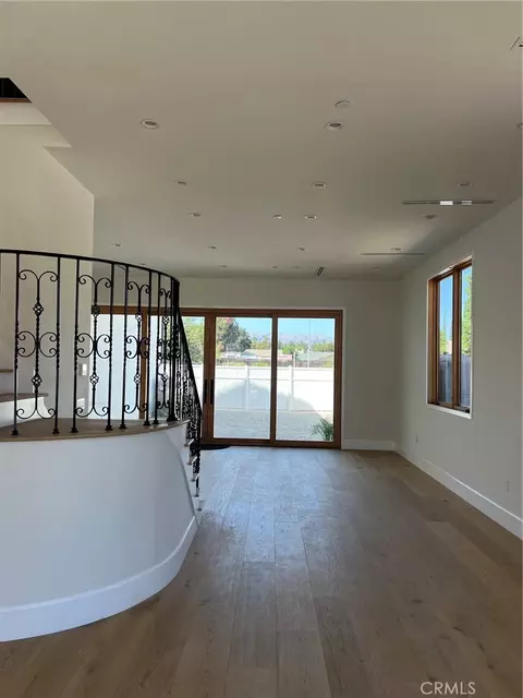 Living - 20329 Stagg St, Winnetka, CA 91306 photo 2 of 3
