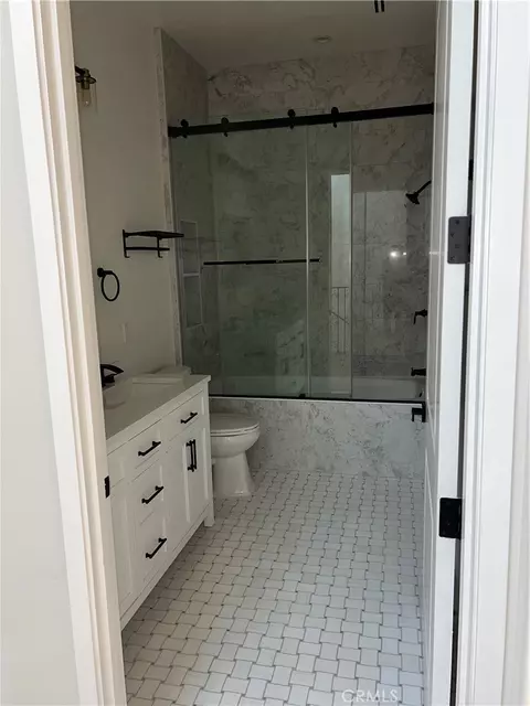 Bath - 20329 Stagg St, Winnetka, CA 91306 photo 3 of 5