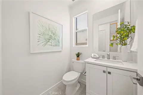 Bath - 126 Baluster, Irvine, CA 92618 photo 1 of 6