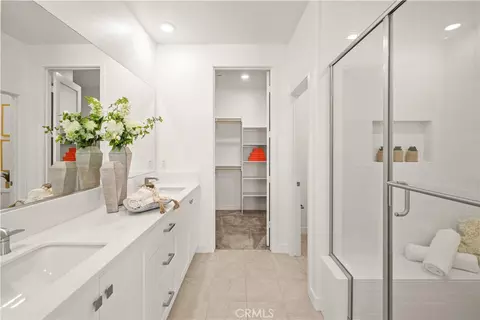 Bath - 126 Baluster, Irvine, CA 92618 photo 2 of 6