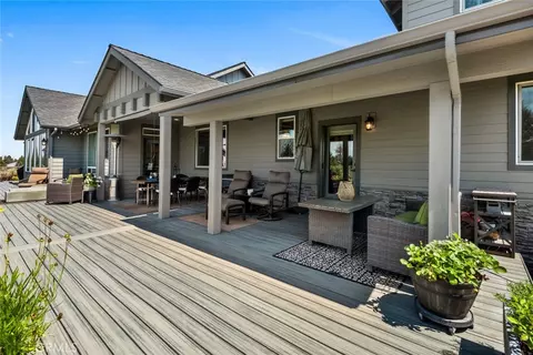 Exterior - 60870 Billadeau, Bend, OR 97702 photo 3 of 20
