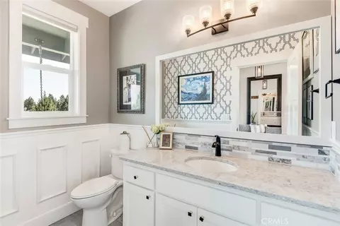 Bath - 60870 Billadeau, Bend, OR 97702 photo 4 of 6