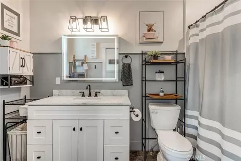 Bath - 60870 Billadeau, Bend, OR 97702 photo 2 of 6