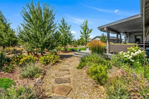 Exterior - 60870 Billadeau, Bend, OR 97702 photo 4 of 20