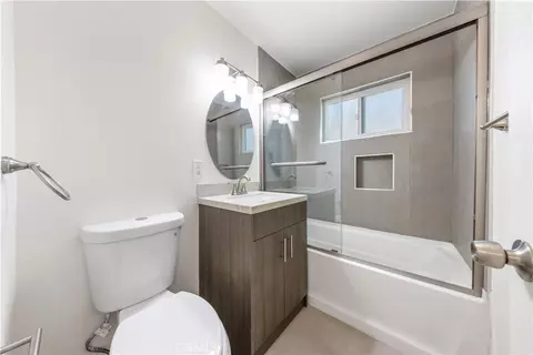 Bath - 1020 Whitcomb, Simi Valley, CA 93065 photo 1 of 2