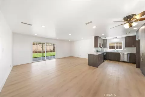 Living - 1020 Whitcomb, Simi Valley, CA 93065 photo 5 of 6
