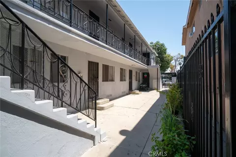 Exterior - 1425 Cedar Ave, Long Beach, CA 90813 photo 2 of 5