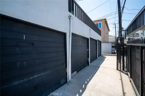 Exterior - 1425 Cedar Ave, Long Beach, CA 90813 photo 4 of 5