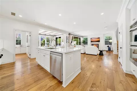 Entry Way - 50 Statuary, Irvine, CA 92620 photo 1 of 4