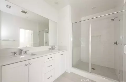 Bath - 273 Lynx, Irvine, CA 92618 photo 2 of 7