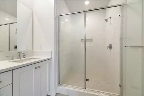 Bath - 273 Lynx, Irvine, CA 92618 photo 7 of 7