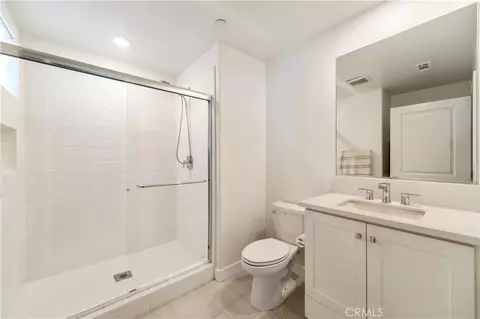 Bath - 273 Lynx, Irvine, CA 92618 photo 3 of 7