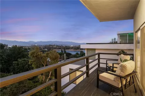 2054 Kenilworth, Los Angeles, CA 90039