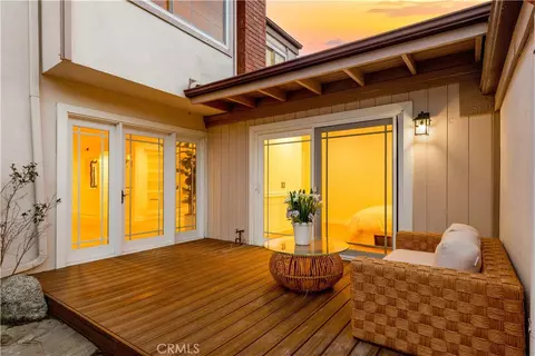 Exterior - 54 Willow Tree, Irvine, CA 92612 photo 3 of 9