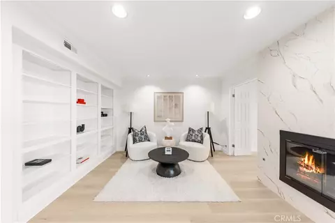 Living - 54 Willow Tree, Irvine, CA 92612 photo 2 of 3