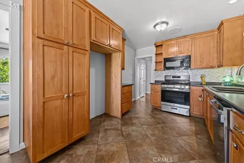 Kitchen - 1330 Bush St, Oceanside, CA 92058 photo 3 of 6
