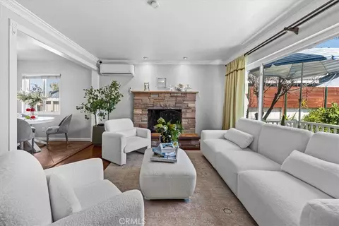 Living - 1330 Bush St, Oceanside, CA 92058 photo 2 of 3